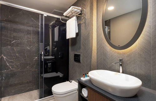 Pendik Hotel | Miracle Istanbul Asia Airport Hotel & Spa