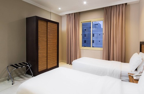 Al Kura Hotel | Mirada Purple - Ubhor