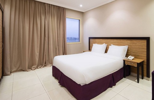 Al Kura Hotel | Mirada Purple - Ubhor