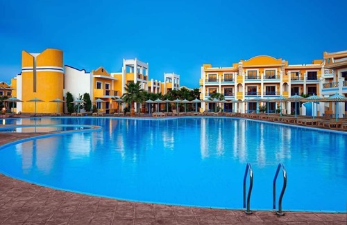 Village Road Ski Chalet | Mirage Bay Hotel & Aquapark , Suites