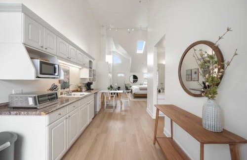 Half Moon Bay House | Miramar Penthouse Coastal Elegance in the Heart of Half Moon Bay