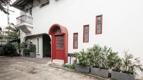 Bagong Lipunan Ng Crame Apartment | MiraNamin Nest GUMAMELA Suite in Unique Historic Home with View, Pet Friendly with a Fee