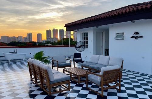 Bagong Lipunan Ng Crame Apartment | MiraNamin Nest KAMANTIGI Room in Unique Historic Home - Garden Access, Shared Kitchen, Pet Friendly with a Fee