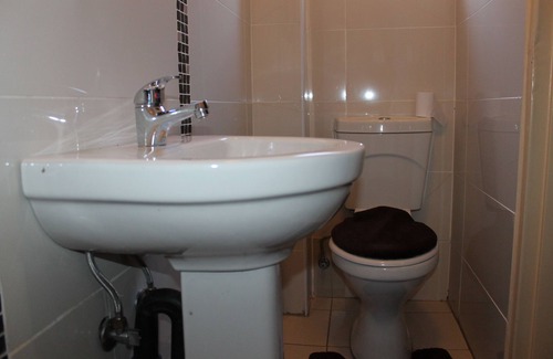 Greater Johannesburg Metropolitan Area House | Miraton Guest Lodge