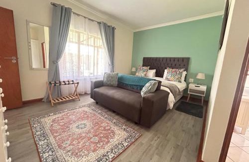 Montagu House | Mirihof Retreat and Olive Estate
