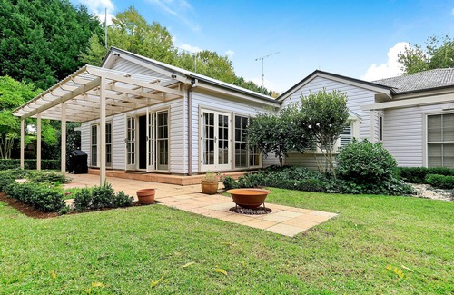 Burrawang House | Mirrabooka, Burrawang - beautiful home and 3 acres of gardens in the Southern Highlands