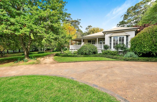 Burrawang House | Mirrabooka, Burrawang - beautiful home and 3 acres of gardens in the Southern Highlands