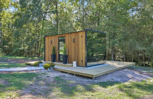 Myra House | Mirror House in the North Texas Hill Country