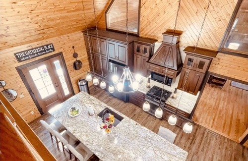 Guilford House | Mirror Lake, Rare, private Lake