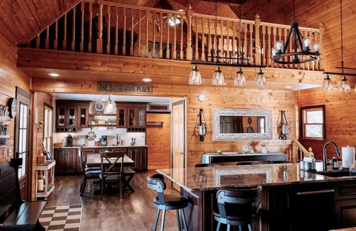 Guilford House | Mirror Lake - Rare private lake!