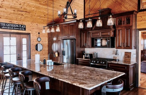 Guilford House | Mirror Lake - Rare private lake!