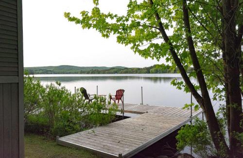Dudswell Ski Chalet | Mirror Lakefront and SPA - A Fleur D'eau