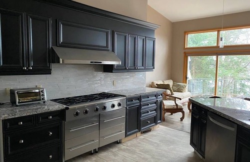Port Carling House | Mirror Mirror! Fabulous newly renovated 8 bedroom Muskoka cottage