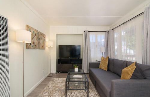 Mission Beach House | Mission Bay Cottage - Bay View Patio, Parking, WasherDryer