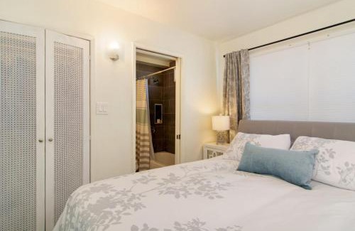 Mission Beach House | Mission Bay Cottage - Bay View Patio, Parking, WasherDryer