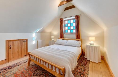 Docking House | Mission Hall