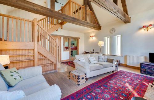 Docking House | Mission Hall