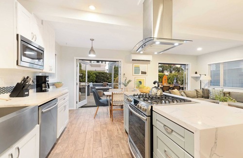 Point Loma House | Mission Point 1 by Avantstay San Diego Beach House w/Huge Patio & Fire Pit Walk to Beach!