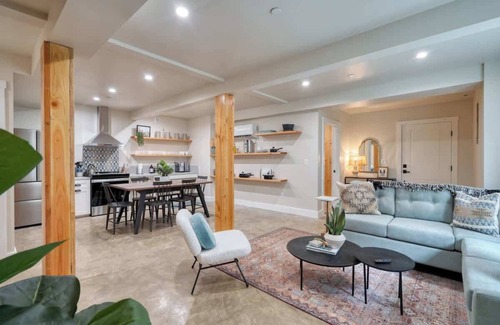Mississippi District House | Mississippi Ave Compound | 7BR Sleeps 14