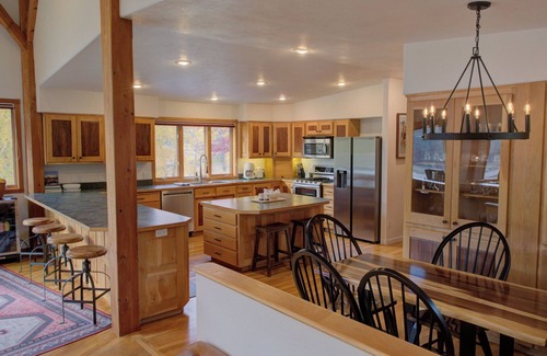 Missoula House | Missoula Bitterroot River Retreat - 3 bedrooms/3 baths sleeps 8