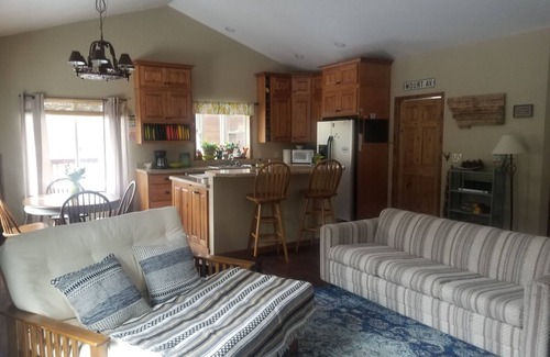 Missoula House | Missoula Deer Creek Cabin Retreat, HOT TUB, HIKING, BIKING, FISHING, FLOATING