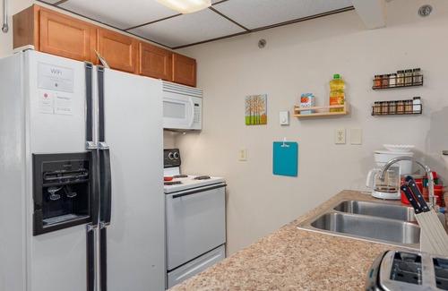 Pepin Condo | Mist Condo - Cute 1 Bedroom Just 2 Blocks To Beach