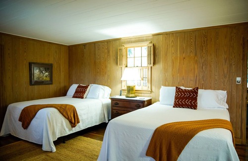 Fowlstown House | Mistletoe Retreat: Large estate on FL-GA line. 6-8 BRs sleeps 16. n