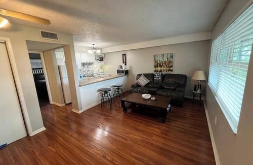 Old Southeast Apartment | Misty Bay Apt