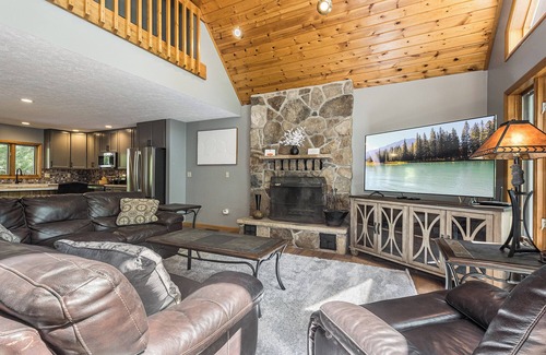 McHenry Cabin | Misty Creek