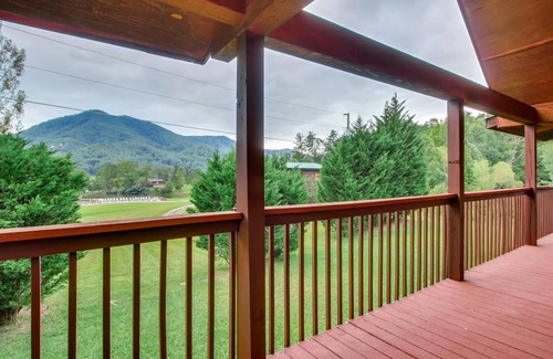 Wears Valley Cabin | Misty Meadows 2 Bedroom Cabin by RedAwning