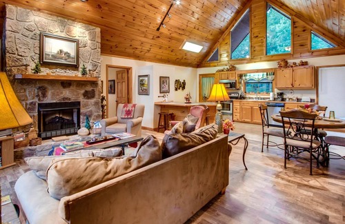 Wears Valley Cabin | Misty Meadows 2 Bedroom Cabin by RedAwning