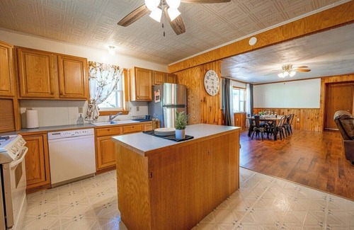 Wellsboro Cottage | Misty Mountain Cottage | Fire Pit + Pavilion!
