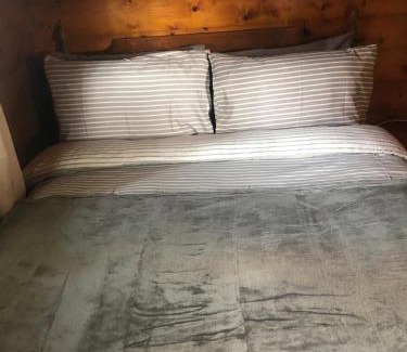 Bronaber House | Misty Mountain Log Cabin - Trawsfynydd