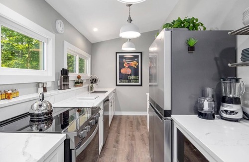Fennville Villa | Misty Pines- Lake Michigan Public Beach Access!