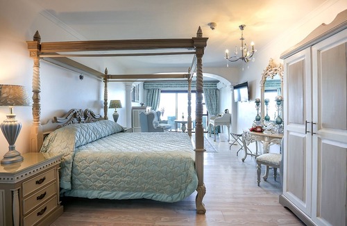 Westcliff Hotel | Misty Waves Boutique Hotel