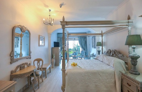 Westcliff Hotel | Misty Waves Boutique Hotel