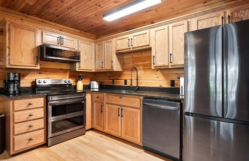 Allons Cabin | Mitchell Creek Marina Lodge 15