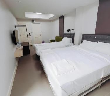 Wang Burapha Phirom Apartment | Mitr Inn The Grand Palace Bangkok - Mrt Samyot Station