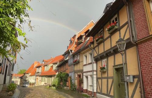 Quedlinburg House | Mittelalterdomizil mit Balkon und Parkplätzen