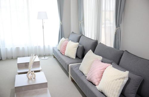Shinagawa Apartment | Miu Hotel Togoshi Ginza - Festival Vibes Every Day with Easy Access to Landmarks, Bullet Train & Airports