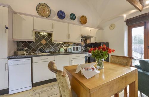 Kingsbridge Cottage | MIXIT COTTAGE, romantic, with pool in Kingsbridge