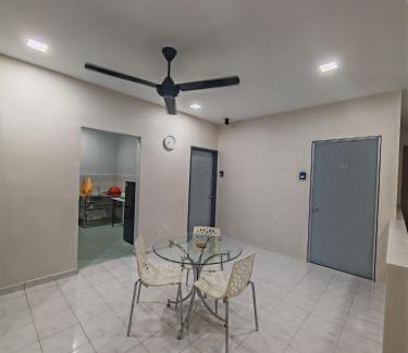 Seremban 2 House | MixxHome Seremban 2, One Queen Bed, Private Bathroom