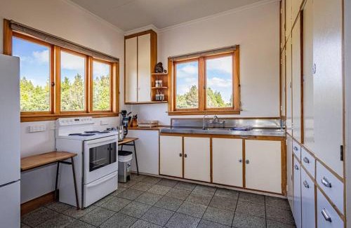 Horopito House | MJ's Retreat Stunning Ski Season Special for 2024