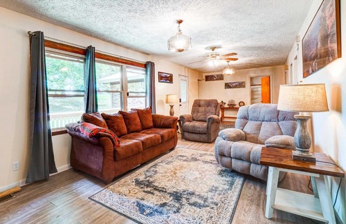 Albany House | MKs Retreat Less Than 4 Mi to Dale Hollow Lake!