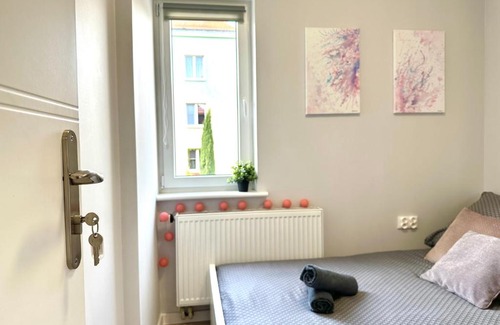 Aniolki House | MMRent Pink Fusion Room