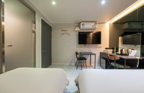 Jongno Hotel | Mnlucky Hotel