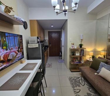 Barangay 76 Apartment | MOA Shell Residences Spacious 1BR with City View WiFi and Netflix