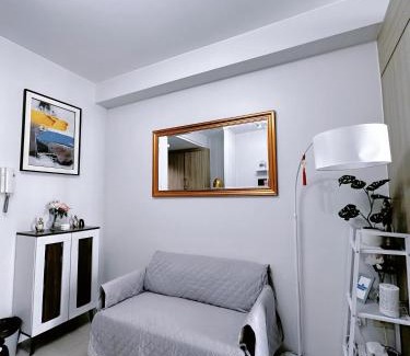 Barangay 76 Apartment | MOA Staycation Cozy Condo at Shore 1 Residences