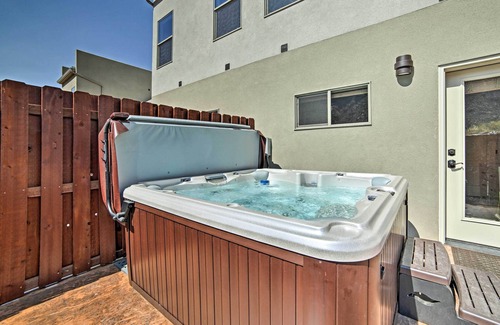 Moab South Valley Apartment | Moab Townhome w/Hot Tub & Patio - Near Arches