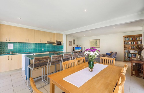Lennox Head Apartment | Moana Retreat - Stone's throw to the ocean with easy access